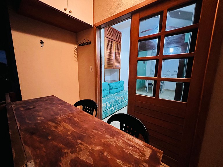 128 - quarto e sala a 100m da praia