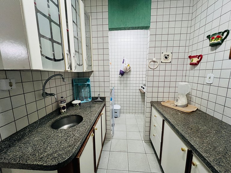128 - quarto e sala a 100m da praia