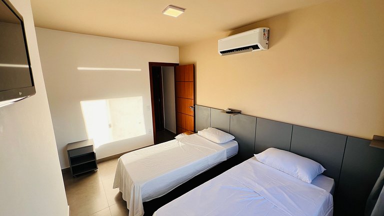 Duplex em cond. com 2 piscinas e 4 churrasqueiras