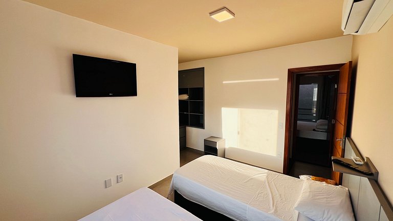 Duplex em cond. com 2 piscinas e 4 churrasqueiras