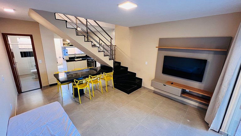 Duplex em cond. com 2 piscinas e 4 churrasqueiras