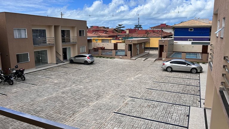 Duplex em cond. com 2 piscinas e 4 churrasqueiras