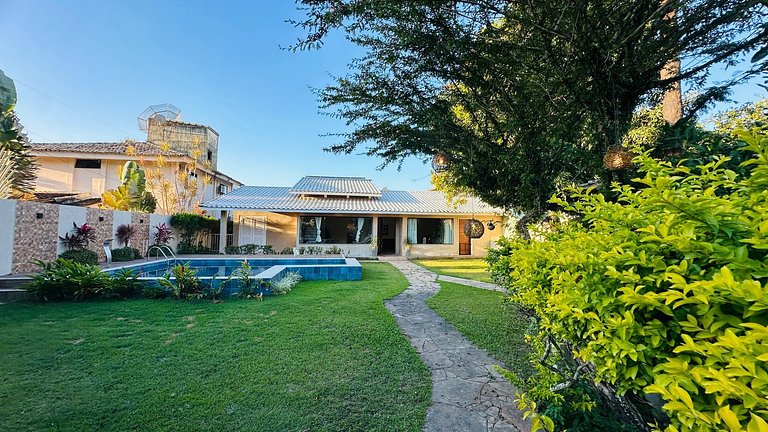 Casa individual com 3/4 apenas 100m da praia