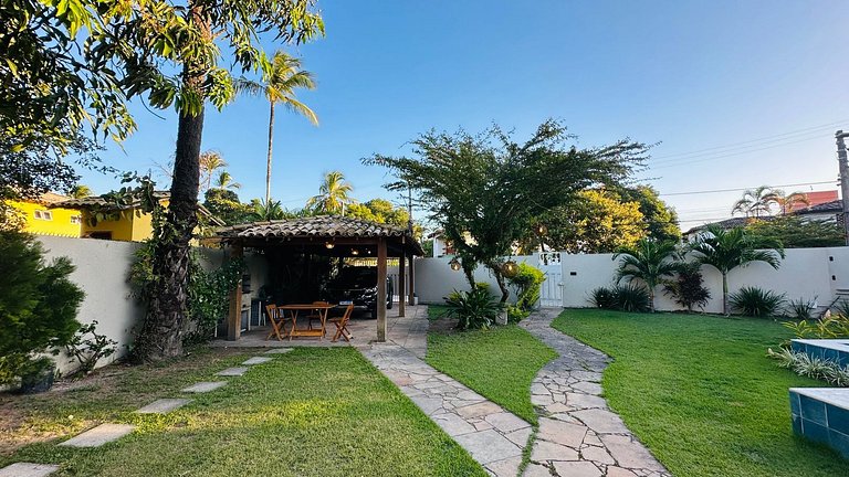 Casa individual com 3/4 apenas 100m da praia