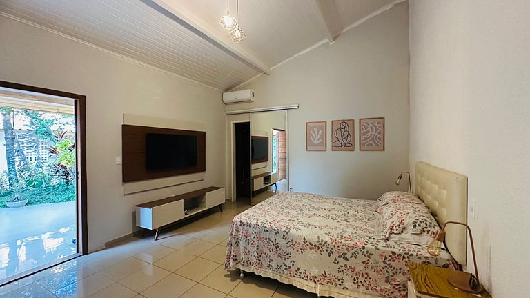 Casa individual com 3/4 apenas 100m da praia