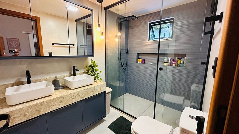Casa individual com 3/4 apenas 100m da praia