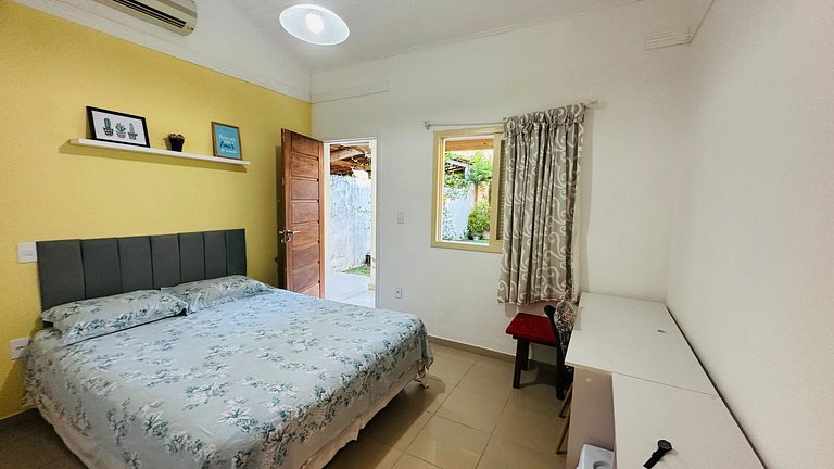 Casa individual com 3/4 apenas 100m da praia