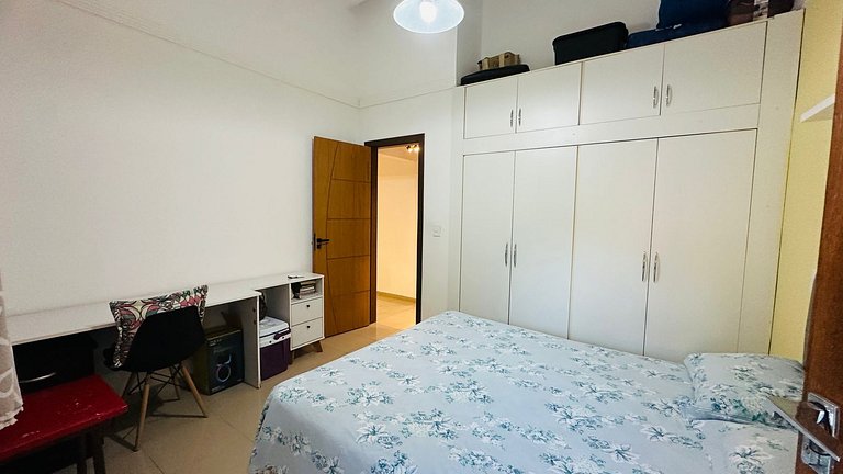 Casa individual com 3/4 apenas 100m da praia