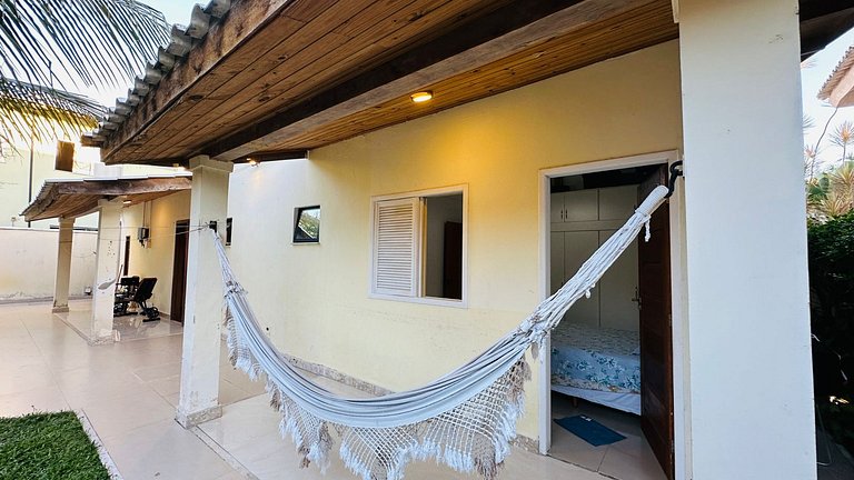 Casa individual com 3/4 apenas 100m da praia